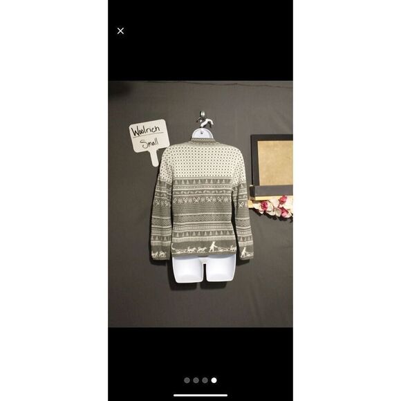 Woolrich sweater with pocket size small - Picture 2 of 3